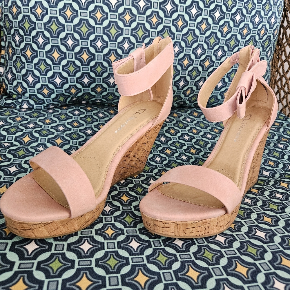 NWOB CL by Laundry Bliss Wedge Sandal Women 9 Light Pink Pastel Flirty - Picture 7 of 8